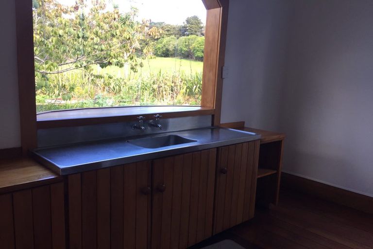 Photo of property in 115 Bethells Road, Waitakere, Henderson, 0781