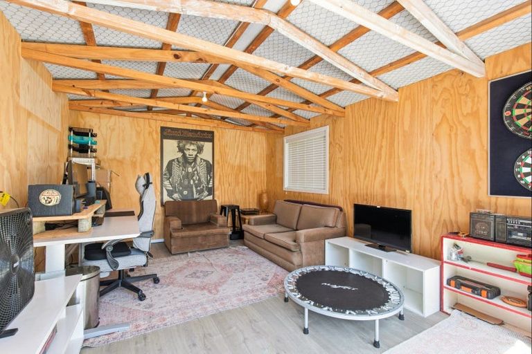 Photo of property in 19 Handyside Street, Tawa, Wellington, 5028