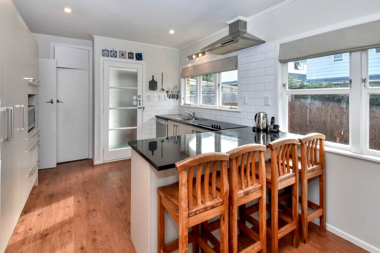 Photo of property in 18 Gills Avenue, Papakura, 2110