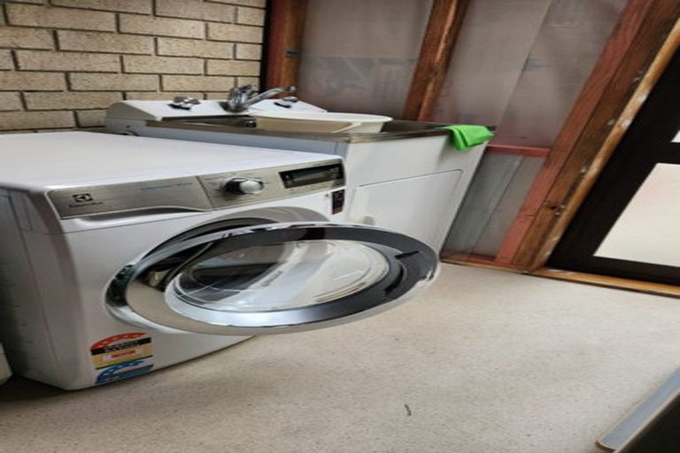 Photo of property in 20 Mercury Lane, Windsor Park, Auckland, 0632