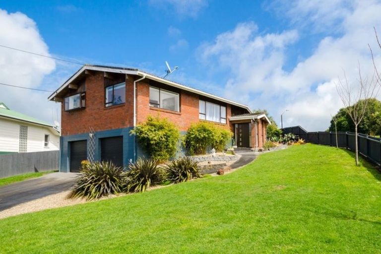 Photo of property in 23 Matua Road, Huapai, Kumeu, 0810