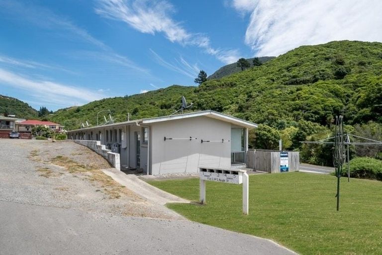 Photo of property in 5/1 Angle Street, Picton, 7220