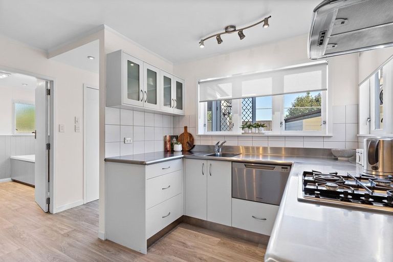 Photo of property in 62 Mcmaster Street, Greytown, 5712