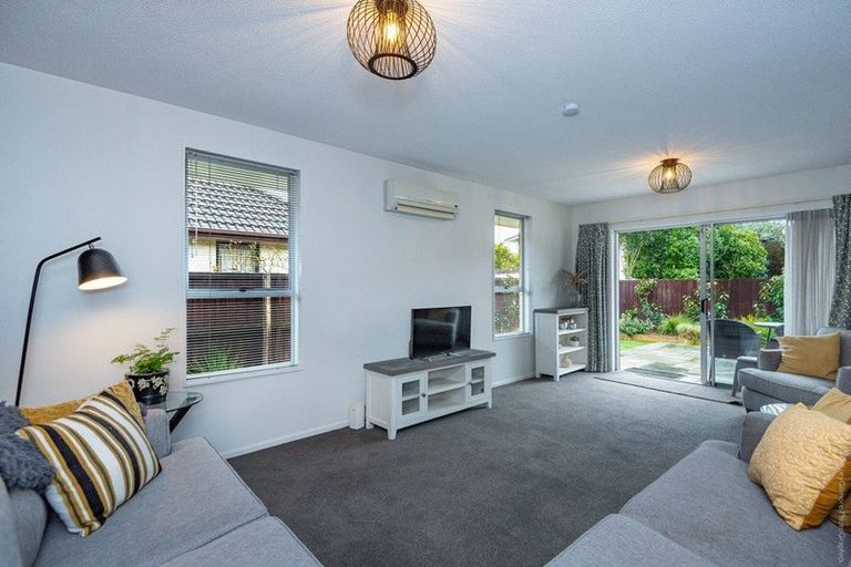 Photo of property in 16b Broadfell Avenue, Avonhead, Christchurch, 8042
