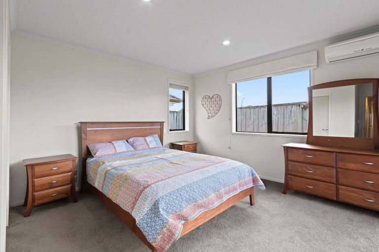 Photo of property in 94 Farringdon Avenue, Rototuna North, Hamilton, 3210