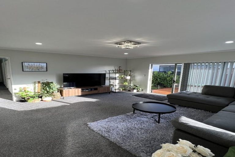Photo of property in 2/19 Oratu Place, Manurewa, Auckland, 2102