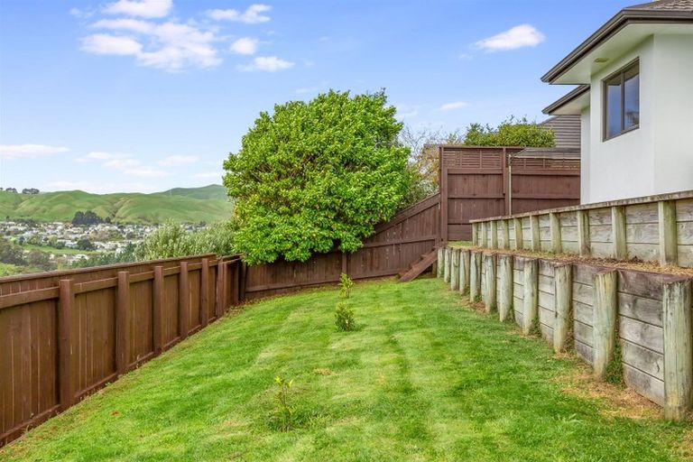 Photo of property in 17 Tongariro Drive, Aotea, Porirua, 5024