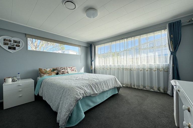 Photo of property in 8 Erris Street, Johnsonville, Wellington, 6037