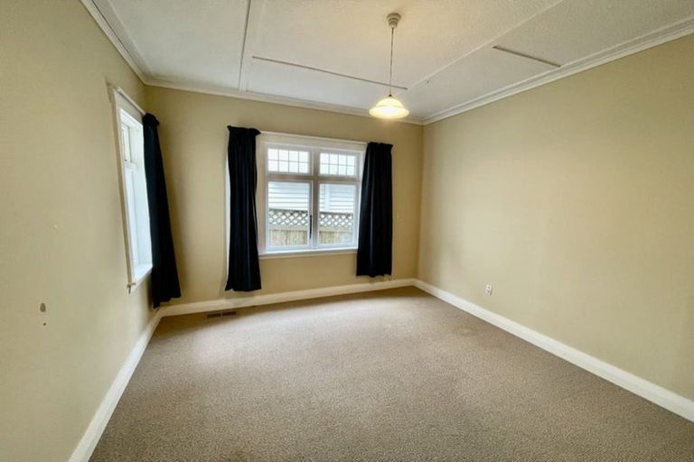 Photo of property in 4 Newcombe Crescent, Karori, Wellington, 6012