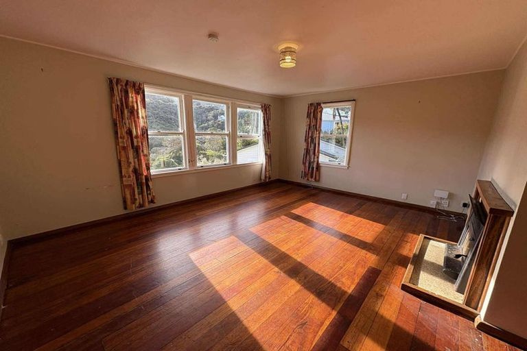 Photo of property in 21 Montgomery Avenue, Karori, Wellington, 6012