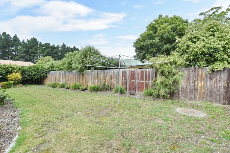 Photo of property in 2/144a Pages Road, Wainoni, Christchurch, 8061
