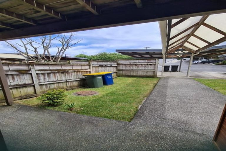 Photo of property in 15/94 Glengarry Road, Glen Eden, Auckland, 0602