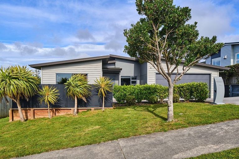 Photo of property in 154 Endeavour Drive, Whitby, Porirua, 5024