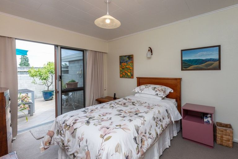 Photo of property in 17 Puketapu Road, Taradale, Napier, 4112