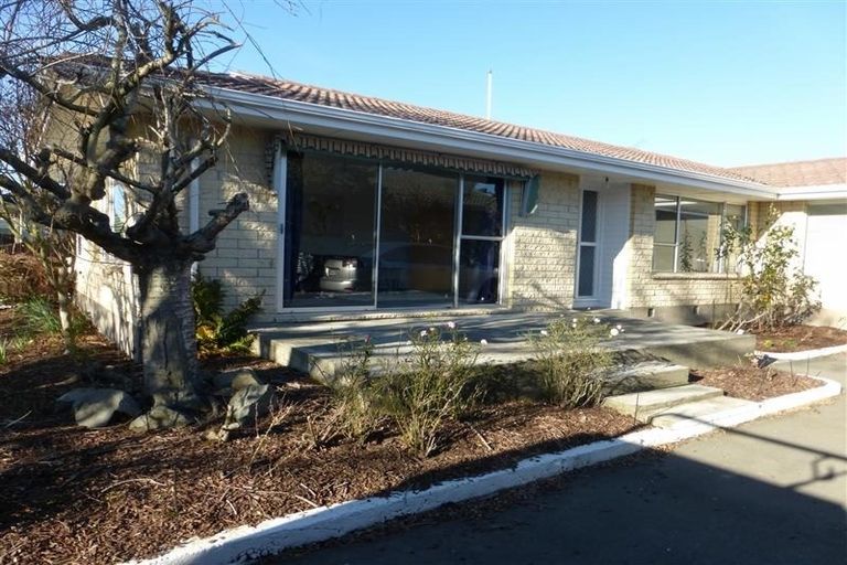 Photo of property in 60 Denise Crescent, Hornby, Christchurch, 8042