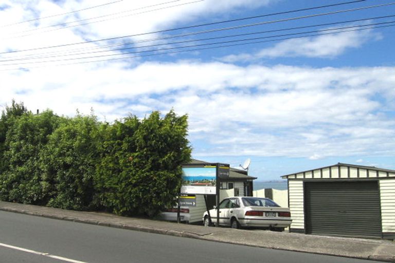 Photo of property in 841 Beach Road, Browns Bay, Auckland, 0630