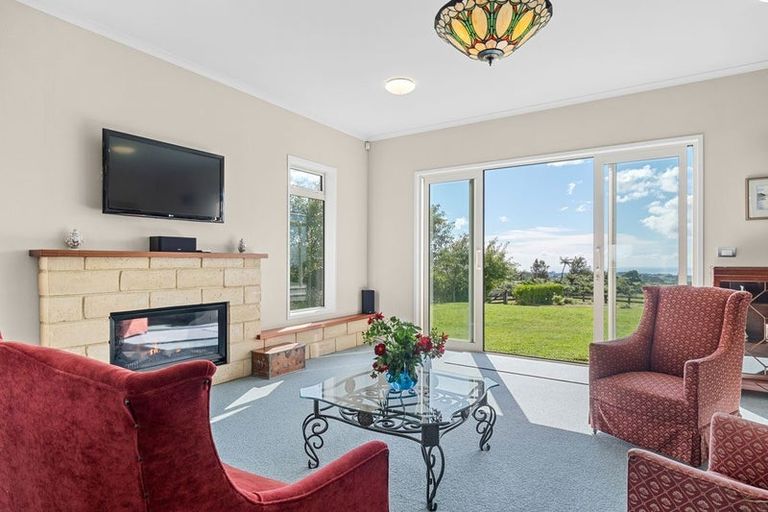 Photo of property in 40 Maunga Heights, Hurworth, New Plymouth, 4371