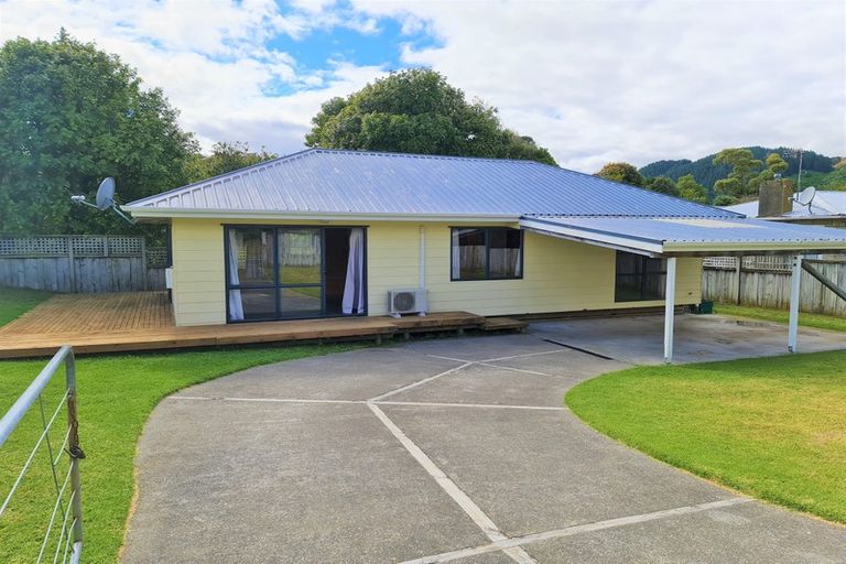 Photo of property in 142 Arawhata Road, Paraparaumu, 5032