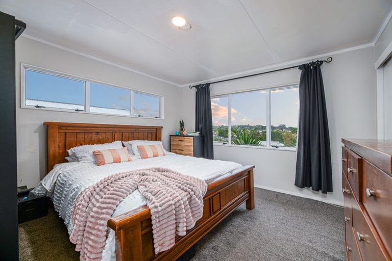 Photo of property in 57 Chislehurst Street, Henderson, Auckland, 0612
