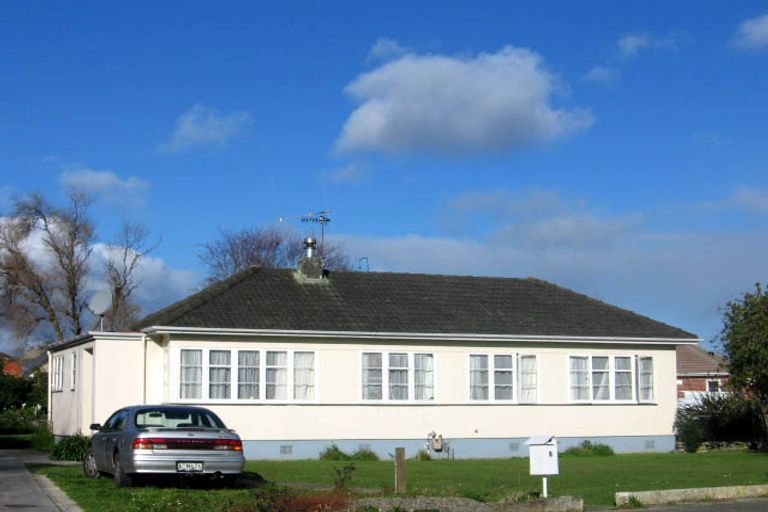 Photo of property in 2 Townshend Place, West End, Palmerston North, 4412