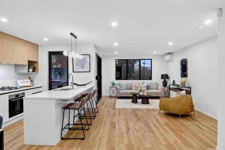 Photo of property in 121d Vodanovich Road, Te Atatu South, Auckland, 0610