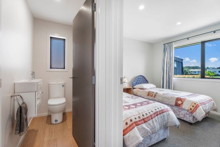 Photo of property in 105 Rangiora Crescent, Matarangi, Whitianga, 3592