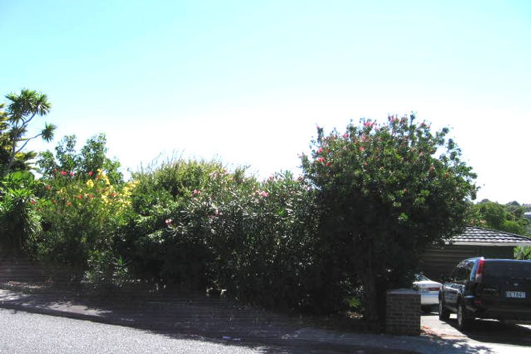 Photo of property in 9 Nor'east Drive, Northcross, Auckland, 0632