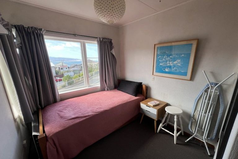 Photo of property in 2 Milne Terrace, Island Bay, Wellington, 6023