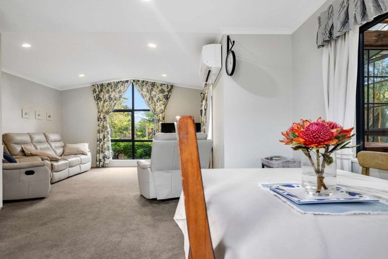 Photo of property in 2 Saxon Woods Drive, Rototuna North, Hamilton, 3210