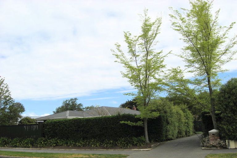 Photo of property in 23 Hadlow Place, Burnside, Christchurch, 8041