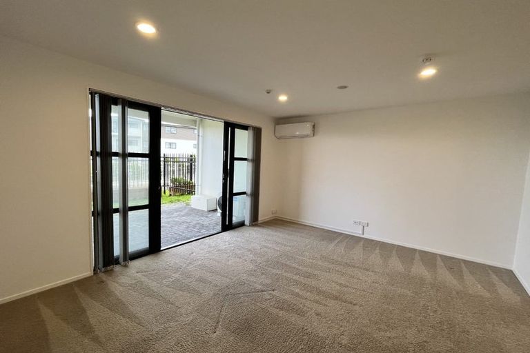 Photo of property in Apollo Apartments, 1/46g Rosedale Road, Rosedale, Auckland, 0632