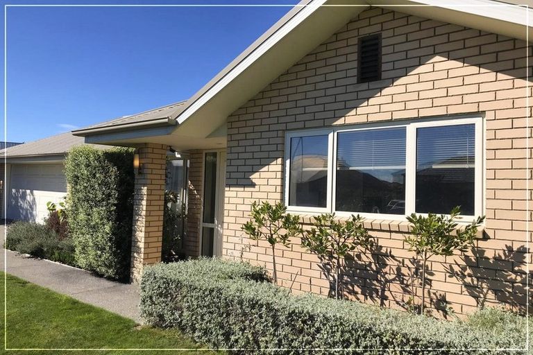 Photo of property in 17 Six Silvers Avenue, Halswell, Christchurch, 8025