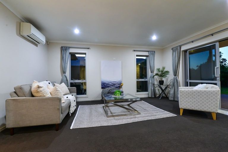 Photo of property in 12 Allgood Place, Rototuna North, Hamilton, 3210