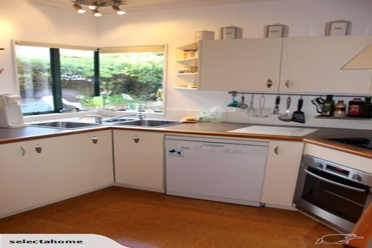 Photo of property in 12 Maire Street, Eastbourne, Lower Hutt, 5013