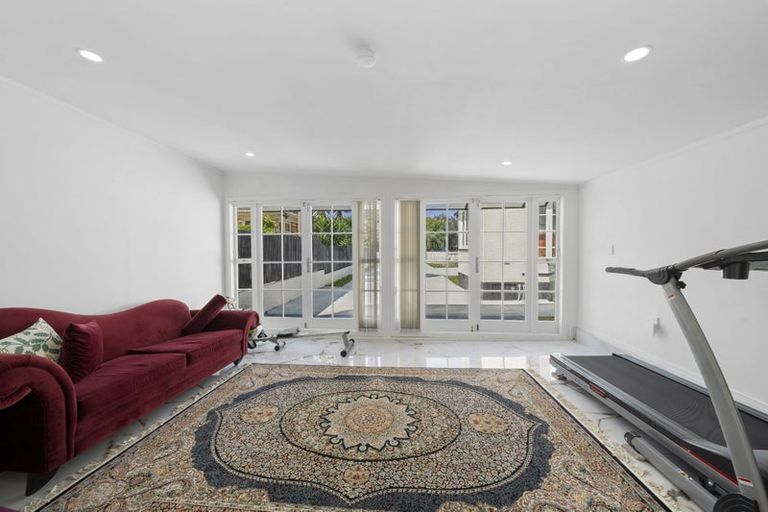 Photo of property in 21 Miller Road, Mangere Bridge, Auckland, 2022