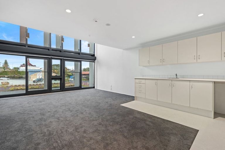 Photo of property in 17f/30 Westward Ho, Glen Eden, Auckland, 0602