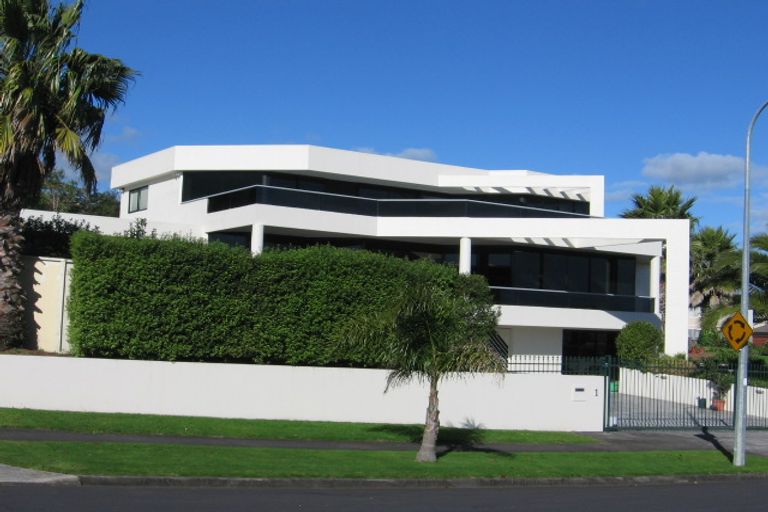 Photo of property in 1 Del Mar Court, Shamrock Park, Auckland, 2016