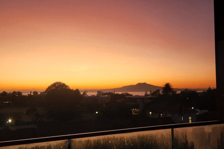 Photo of property in 402/28 Killarney Street, Takapuna, Auckland, 0622