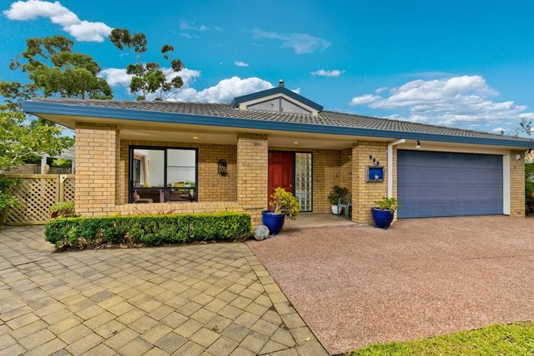 Photo of property in 109 Awaroa Road, Sunnyvale, Auckland, 0612