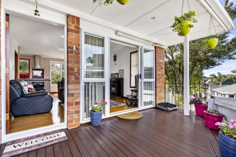 Photo of property in 2/6 Patons Road, Howick, Auckland, 2014