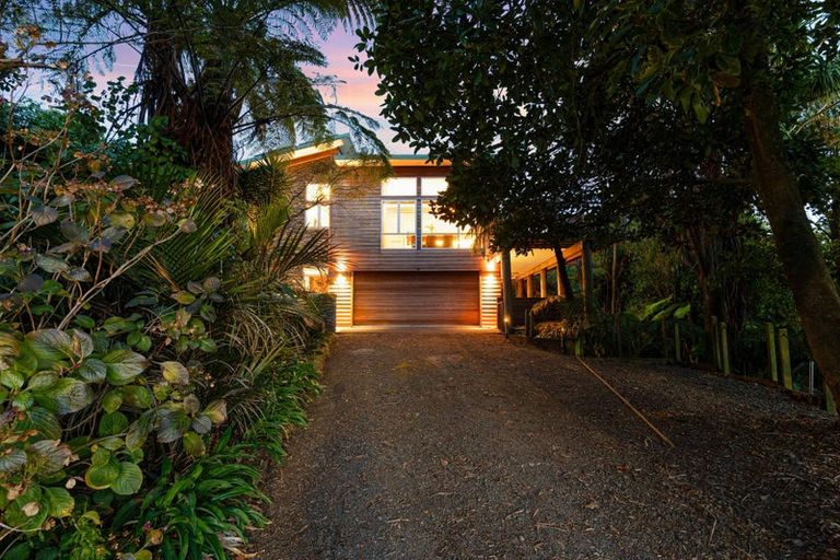 Photo of property in 12 Leatham Avenue, Strandon, New Plymouth, 4312