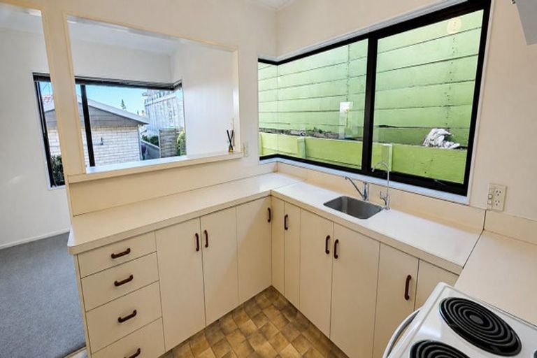Photo of property in 4/476 Devon Street East, Strandon, New Plymouth, 4312