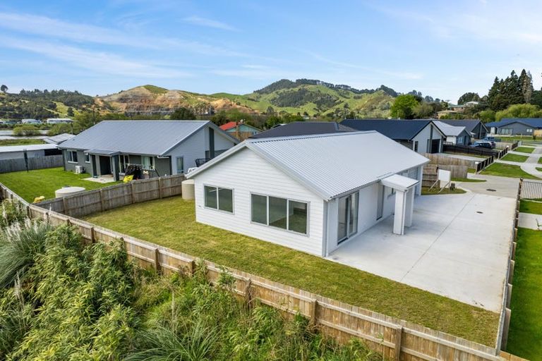 Photo of property in 12 Guy King Place, Huntly, 3700