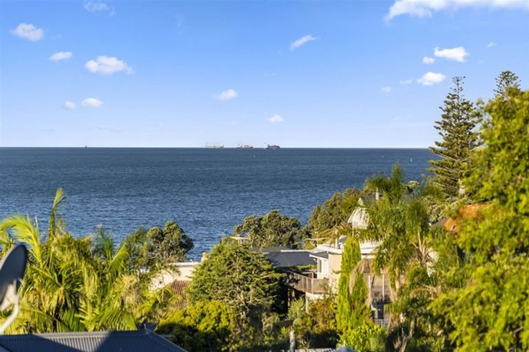 Photo of property in 1/5 Brown Street, Hauraki, Auckland, 0622