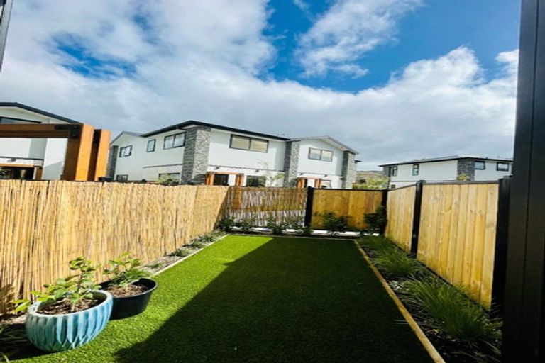 Photo of property in 11/3 Johnston Grove, Taita, Lower Hutt, 5011
