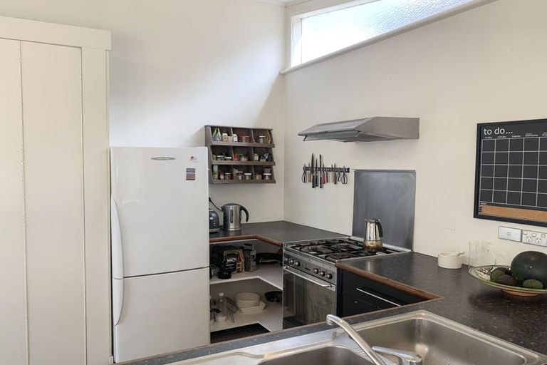 Photo of property in 9 School Road, Morningside, Auckland, 1021