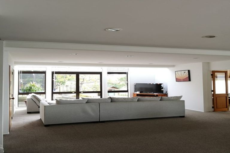 Photo of property in 62 Newhaven Terrace, Mairangi Bay, Auckland, 0630