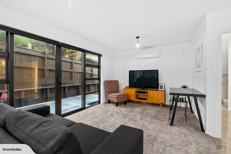 Photo of property in 14 Hamblyn Street, Strandon, New Plymouth, 4312