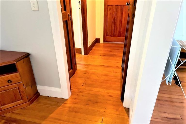 Photo of property in 1/296 Waiwhetu Road, Fairfield, Lower Hutt, 5011