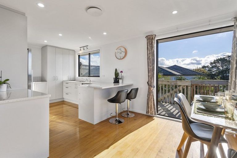 Photo of property in 264 Sunset Road, Windsor Park, Auckland, 0632